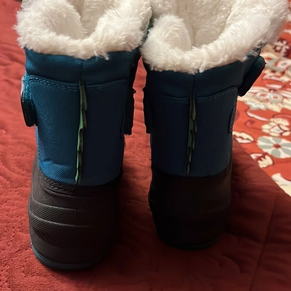 Cat & yack size 7 colors black green blue winter boots Frankie Dinosaur